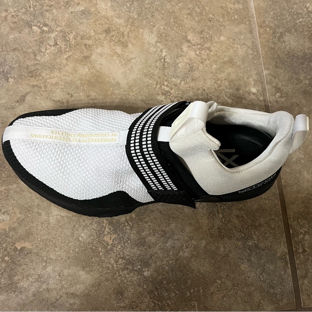 Nike Men’s 11.5 White and Black Metcons